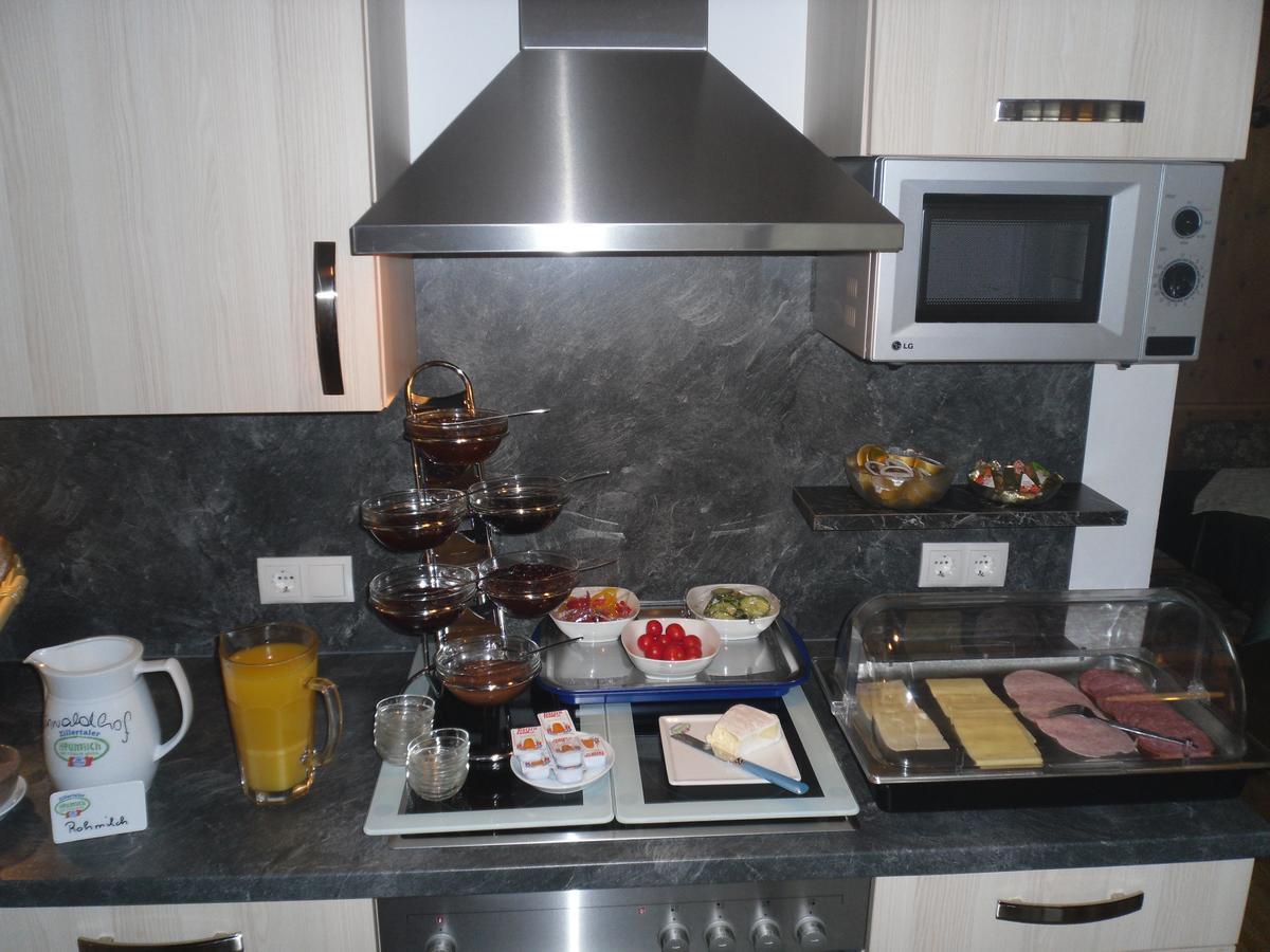 Gruenwaldhof Bed and Breakfast Tux Εξωτερικό φωτογραφία